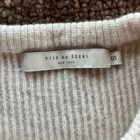 7115 by Szeki Merino Pullover - Picture 2 of 8